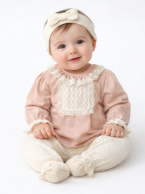 Ensemble naissance rose poudré et écru pour bébé ✨